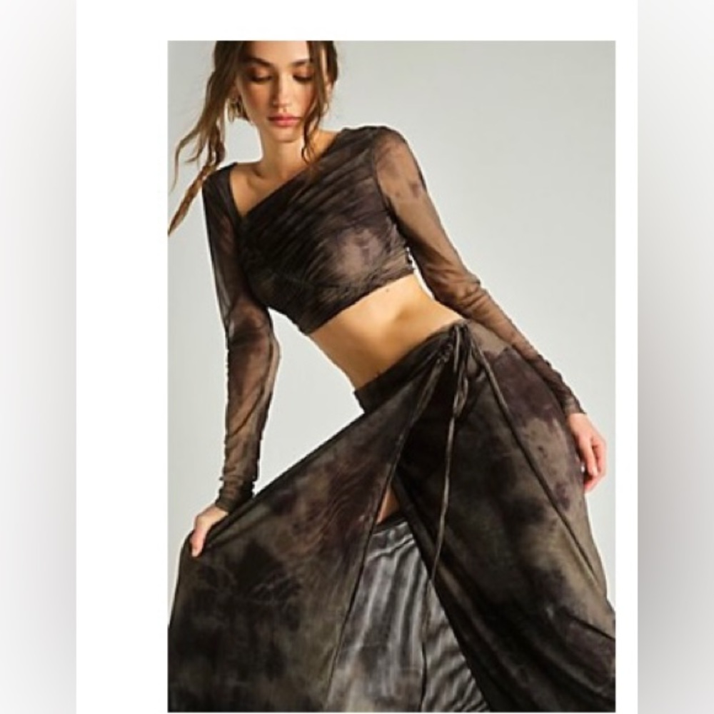 Supernova free people set XS. Perfect condition,stunning but ready to rotate.